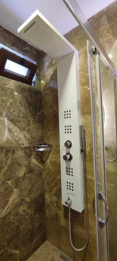 Arya Deluxe Apart 카스 외부 사진